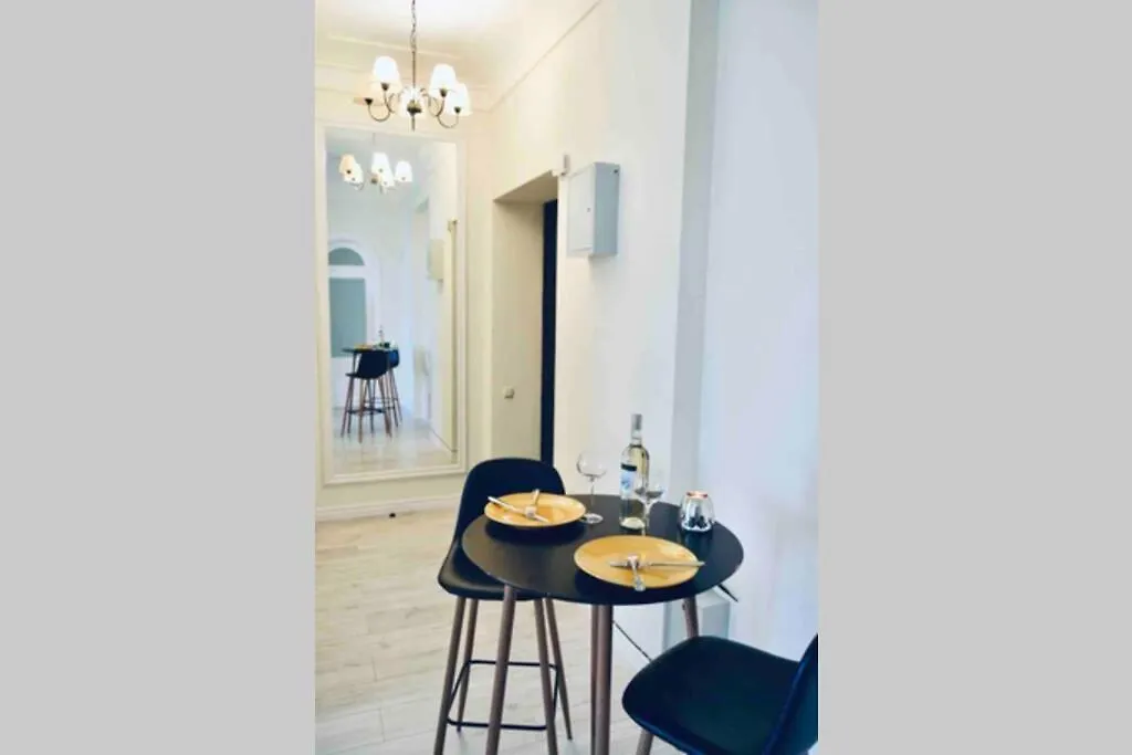White&Light Flat Near Gulliver 키예프